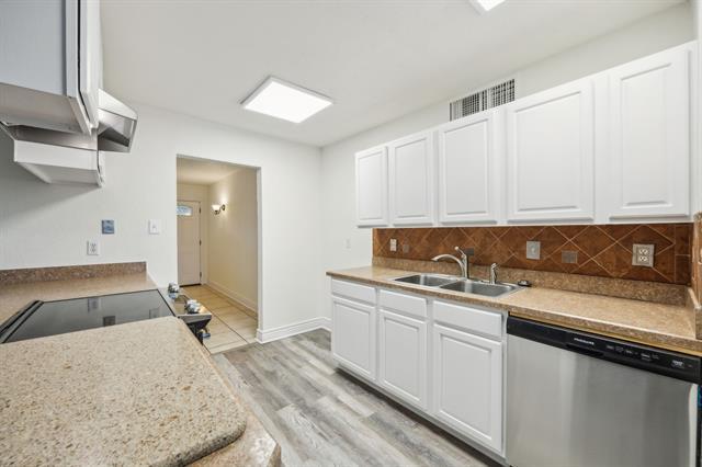 Building Photo - 4218 Crestwood Dr