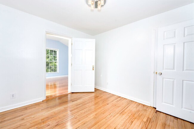 Building Photo - Gorgeous 5BR/3FB Bethesda Home - Spacious ...