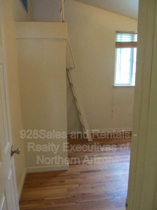 Building Photo - 535 S Ernest St