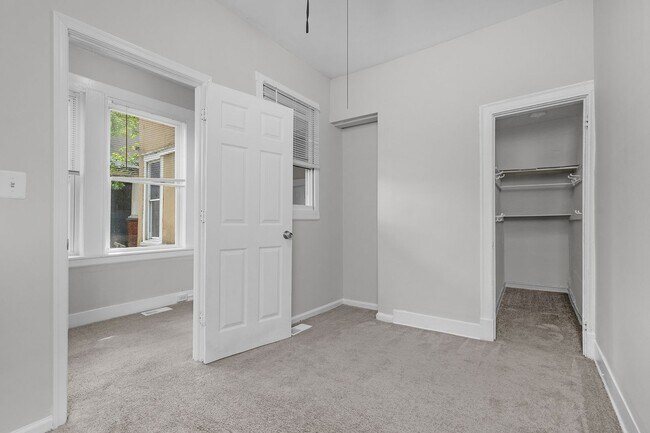 Building Photo - 3503 Oakmont Ave