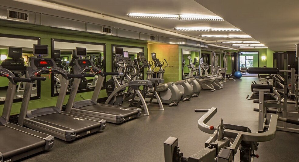 Building Photo - 3401 38th St NW