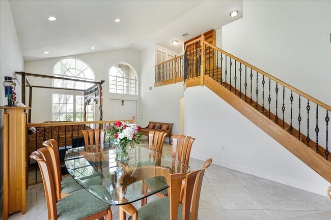 Building Photo - 19059 Skyridge Cir