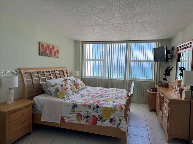 Building Photo - 3180 S Ocean Dr