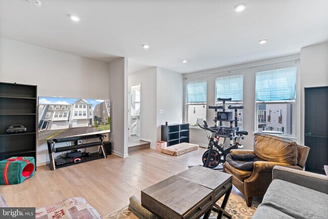 Building Photo - 18277 Summit Pointe Dr