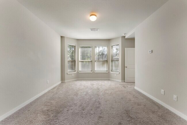 Building Photo - 254 Aster View Ct