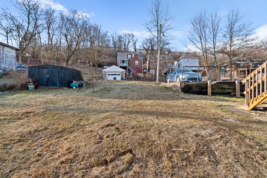 Building Photo - 306 7th Ave