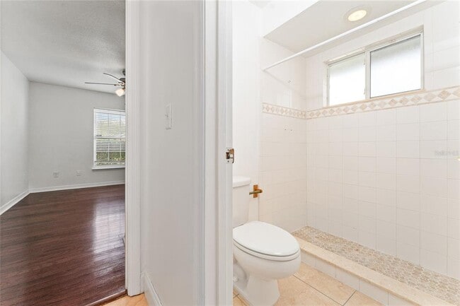 Building Photo - 8101 Canyon Lake Cir