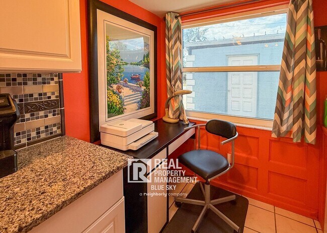 Building Photo - 9639 Greenskeeper Dr