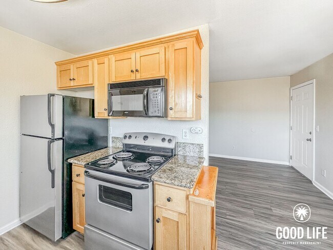 Building Photo - Inviting 1BD/1BA Upper-Level Condo in Golden Hill with Laundry On-Site & Reserved Parking
