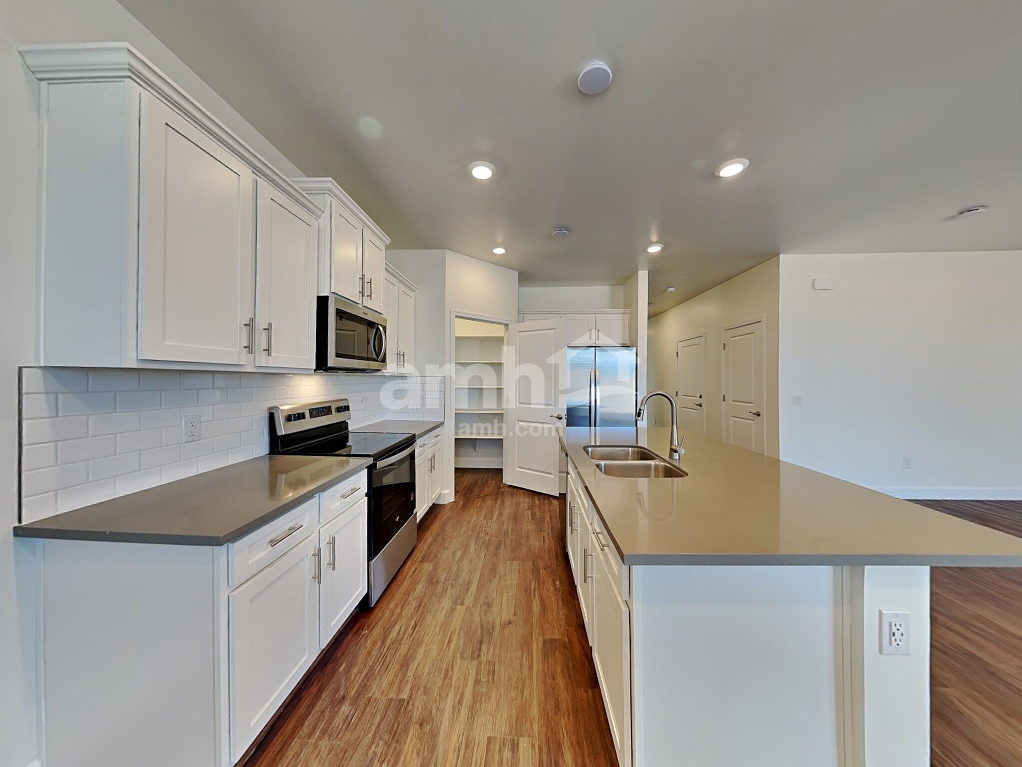 Building Photo - 7487 S Via Bombachas