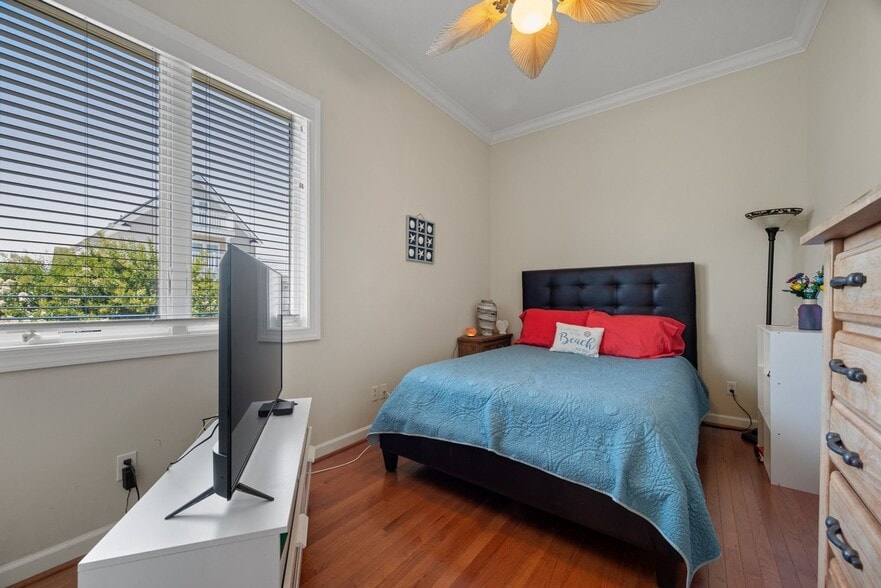 Building Photo - 811 N 1st St