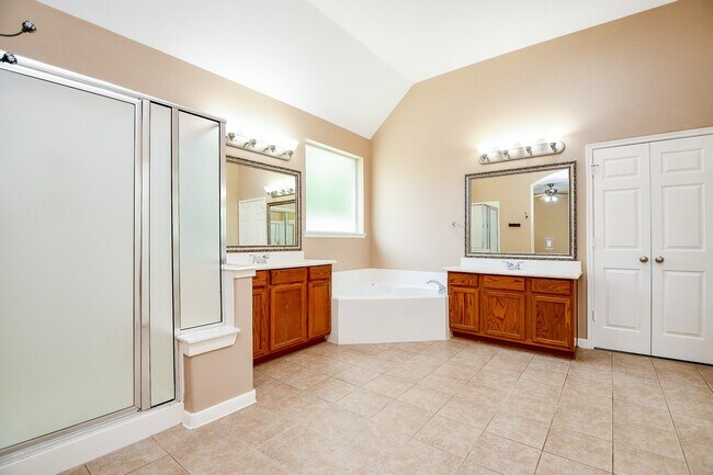 Building Photo - 25710 Caddo Passway