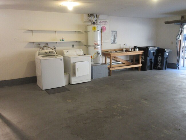 Building Photo - Duggan Property Management, Inc presents this 3BR +2.5 bath in Encino Village Townhomes