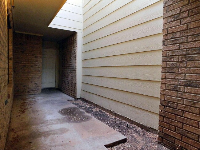 Building Photo - 6816 Frankford Ave