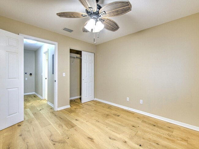 Building Photo - 538 Golden Raintree Pl
