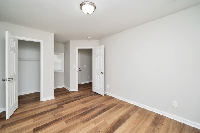 Building Photo - Bright, Updated & Ready for You – 3BR Home...