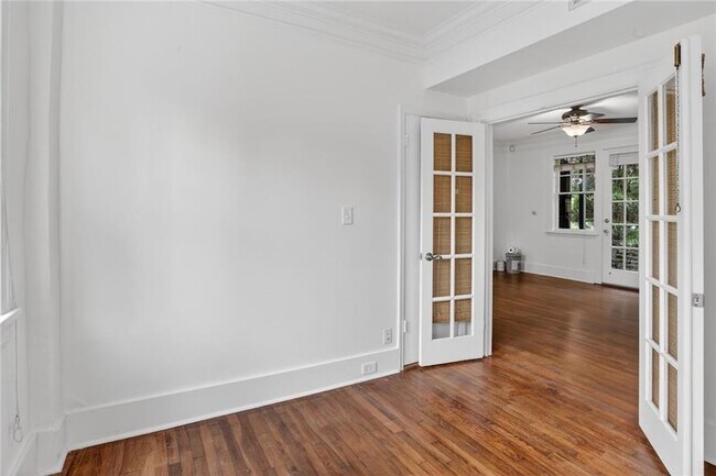 Building Photo - 677 Somerset Terrace NE