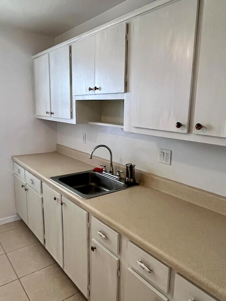 Building Photo - 101 Leisure Lake Cir