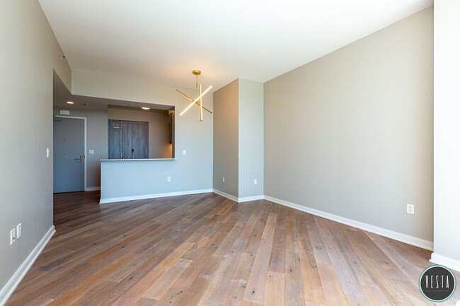 Building Photo - ELEGANT CITY 1BD/1BA RETREAT WITH SKYLINE ...