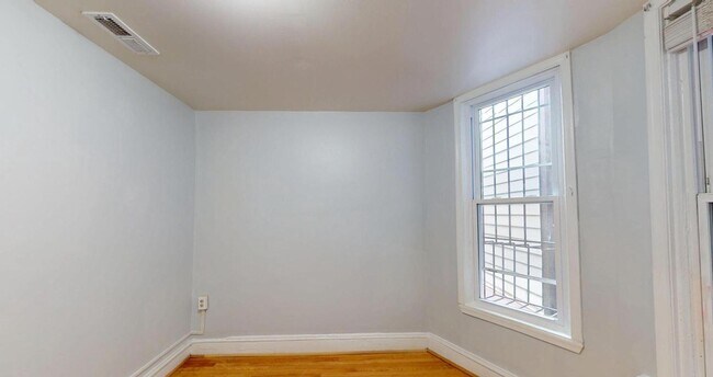 Building Photo - Extraordinary Columbia Heights Opportunity | Spacious 5BR + 2 Den Home with Off-Street Parking