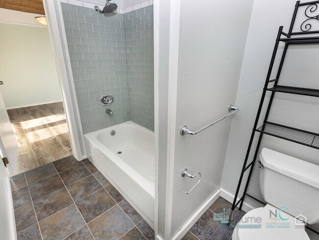 Building Photo - 3088 Felder uc