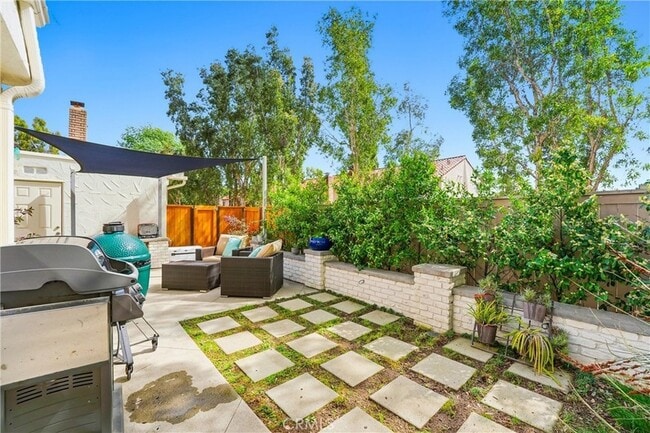 Building Photo - 30692 Calle Chueca