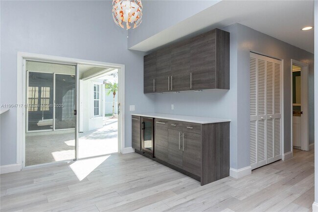 Building Photo - 642 Heritage Dr