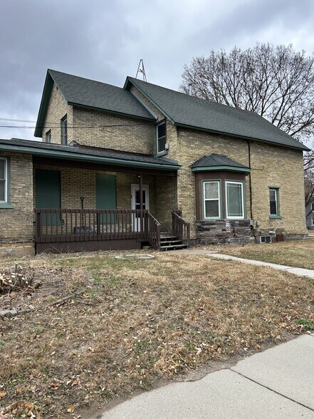 Primary Photo - 701 9th Ave N