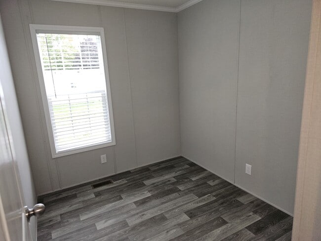 Building Photo - 855 W Jefferson St