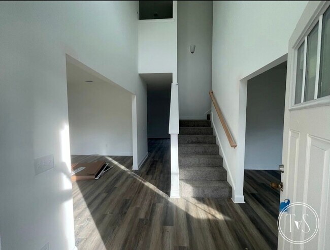 Building Photo - 167 Ironwood Dr
