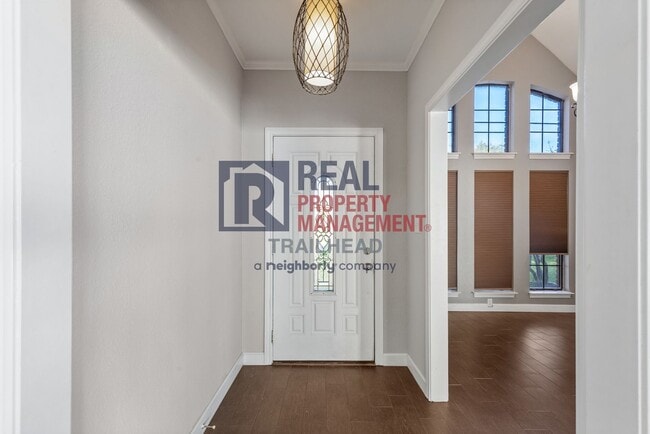 Building Photo - Charming 3 Bed 2 Bath Home in a Great Neighborhood - Private Pool!