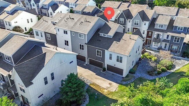 Building Photo - 700 James Ave