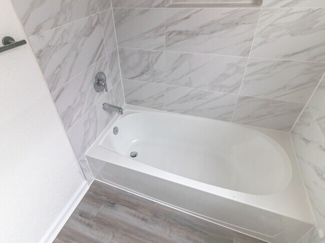 Newly remodled tub & shower - 3315 Reeves St