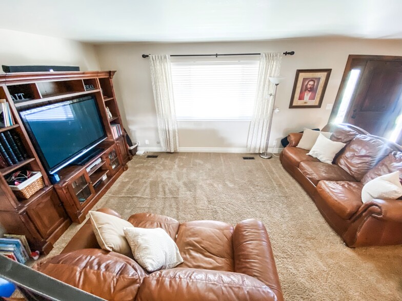 Building Photo - 4072 S 875 E