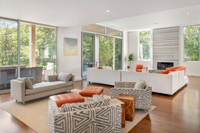 Building Photo - 1 Paumanok Rd