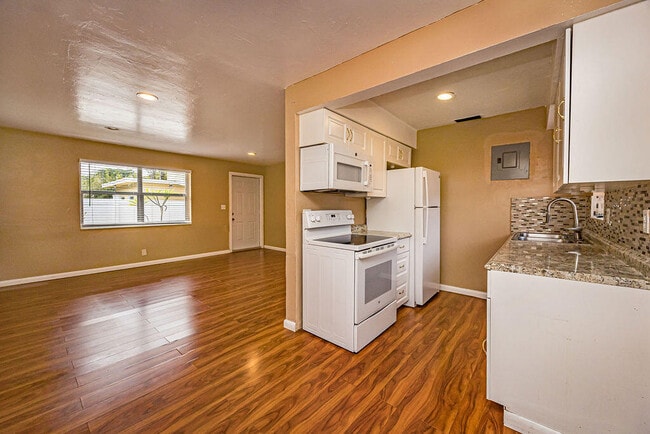 Building Photo - 260 NE 13th St