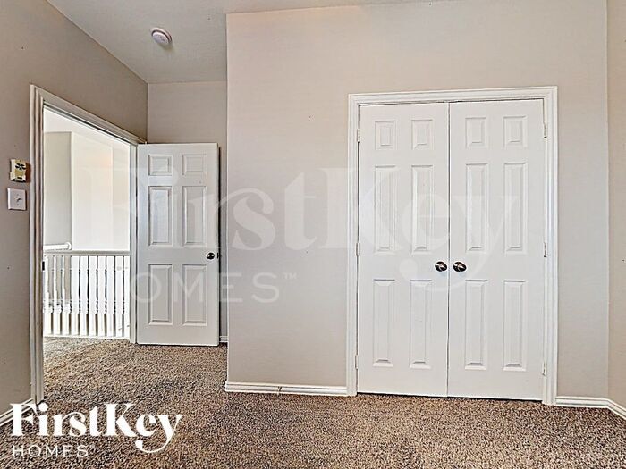 Building Photo - 1505 Chestnut Dr
