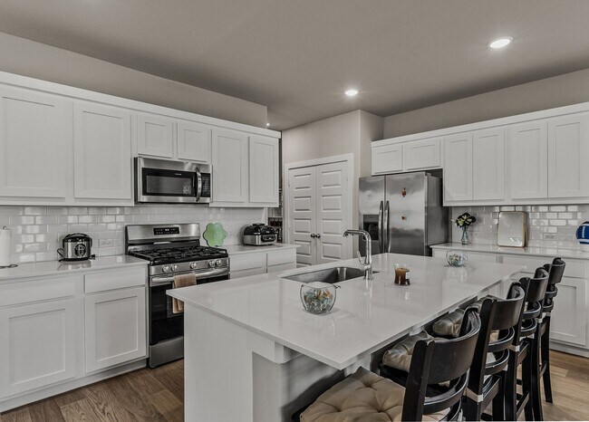 Building Photo - 706 Melody Hl Dr