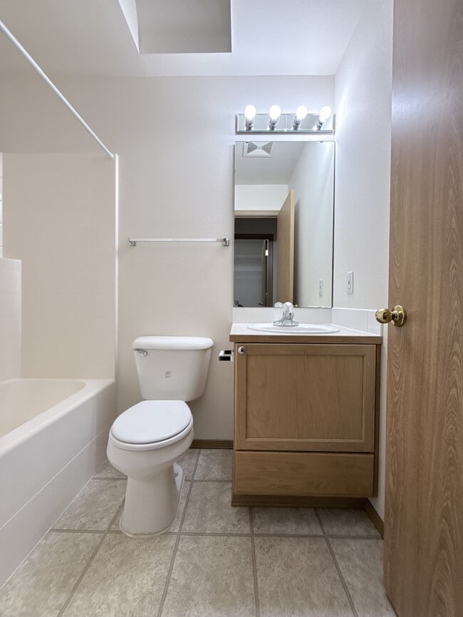 Building Photo - 414 91st Ave SE