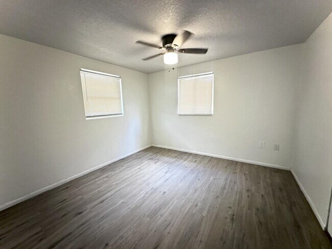 Building Photo - 4525 Nimmer Dr