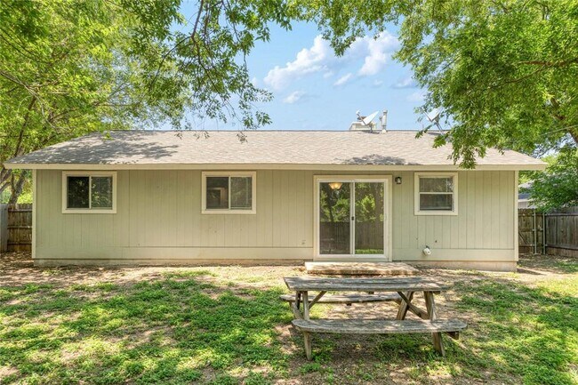 Building Photo - 16213 Malden Dr