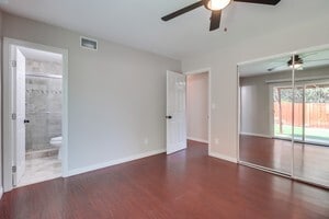 Building Photo - 9813 Medina Dr