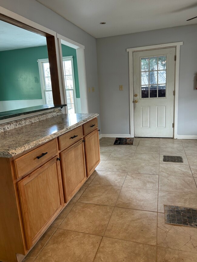 Building Photo - 201 Lock St