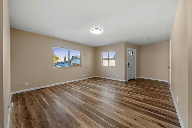 Building Photo - 2039-41 Bonita St