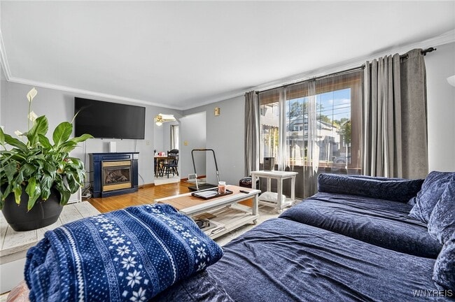 Building Photo - 116 Springville Ave