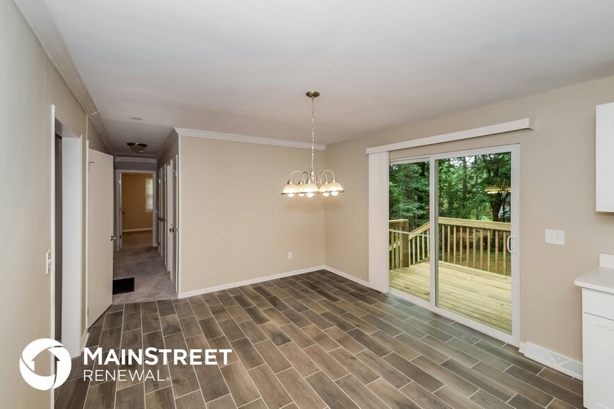 Building Photo - 413 20th Ct NE