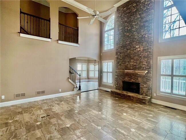 Building Photo - 2502 Oak Hill Overlook