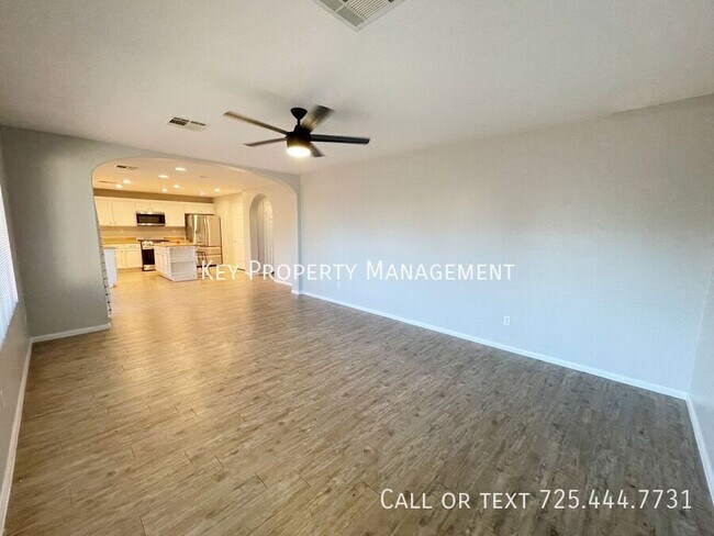 Building Photo - 605 Sonoran Heights Ave