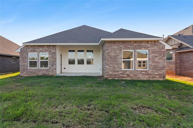 Building Photo - Brand New Home
