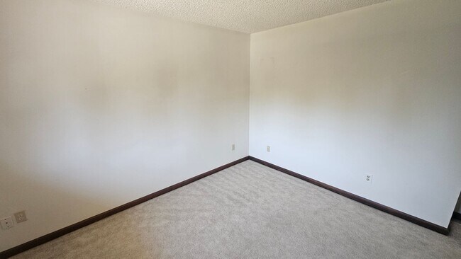 Building Photo - 2608 Leisure Dr
